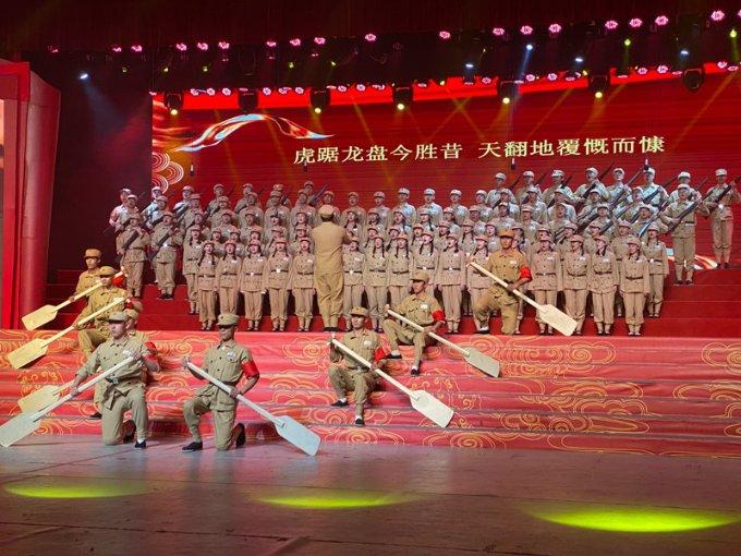 【热门问答】尽在五个月的宝宝竖抱头老是像后仰怎么办—专注交流分享平台